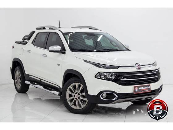 FIAT TORO 2.0 16V TURBO DIESEL RANCH 4WD AT9 FIAT TORO 2.0 16V TURBO DIESEL RANCH 4WD AT9